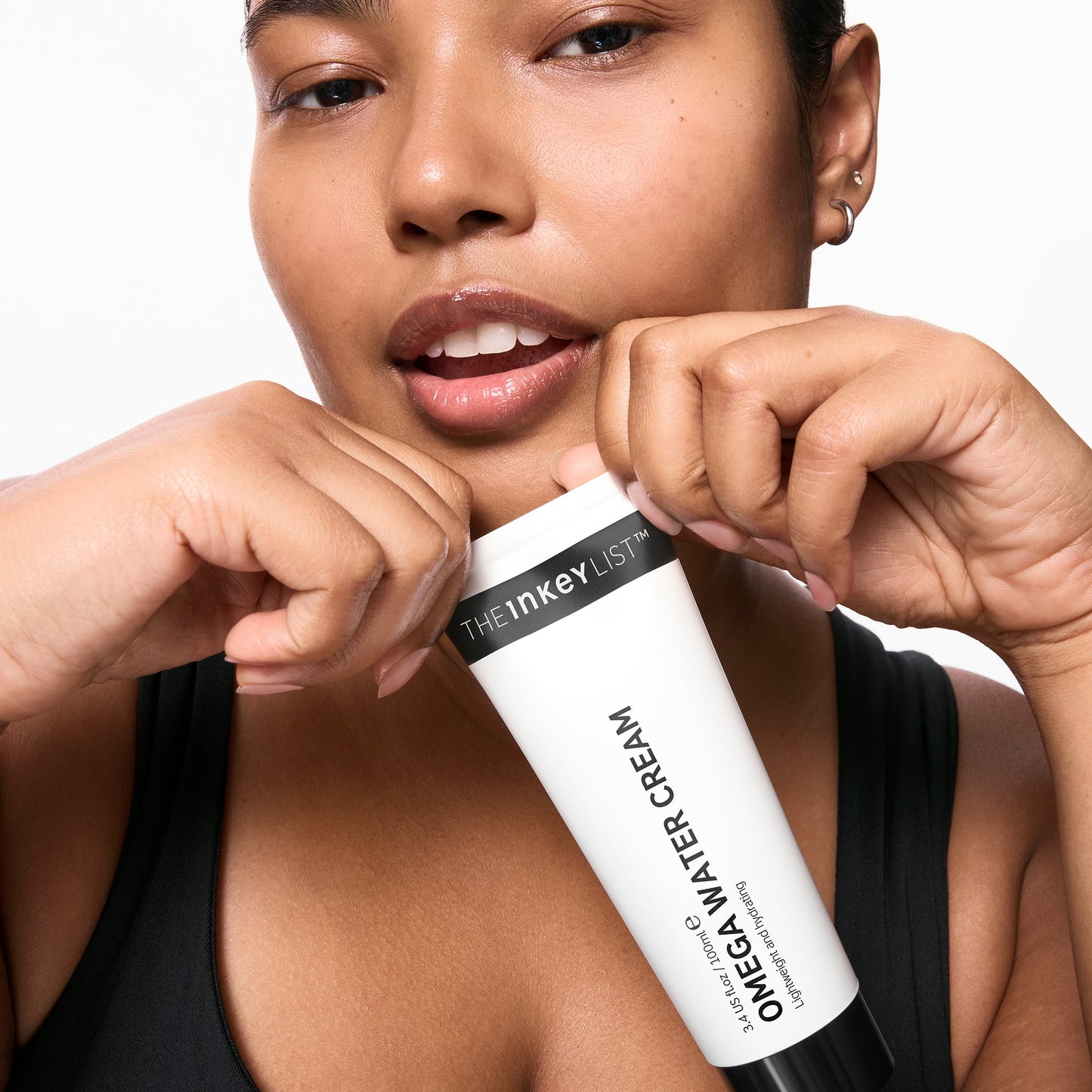 supersize-omega-water-cream-duo-f9 03_KAFFYA_07_HOLDING_OMEGA_SUPERSIZE_001.jpg