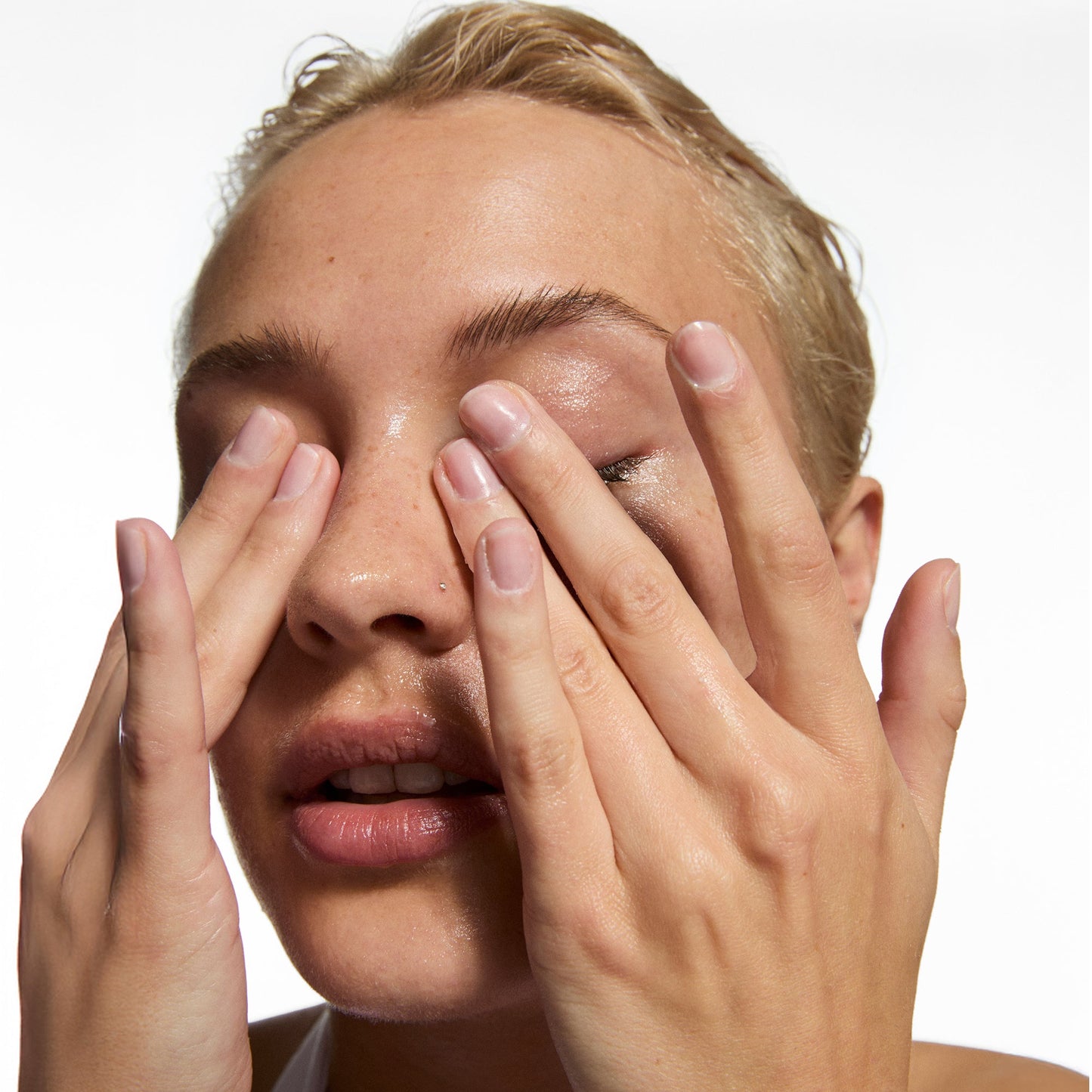 the-bestselling-intro-to-great-skin-l3 MysteryBundle_Model_2000x2000_8c068f88-8954-45a2-bafe-e122a0319042.jpg