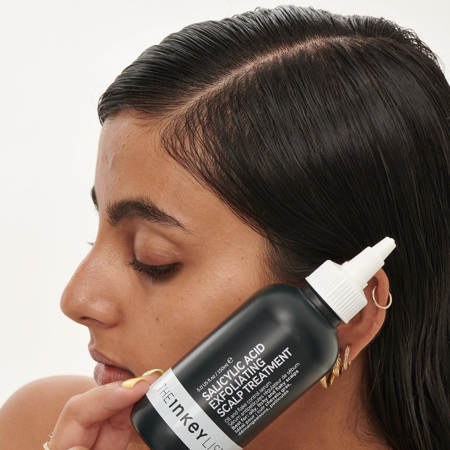 clean-and-healthy-scalp-duo-m9 SallyHAIR_ModelLifestyle_2e55b949-fa6c-43b1-8dc6-497be78c74bb.jpg